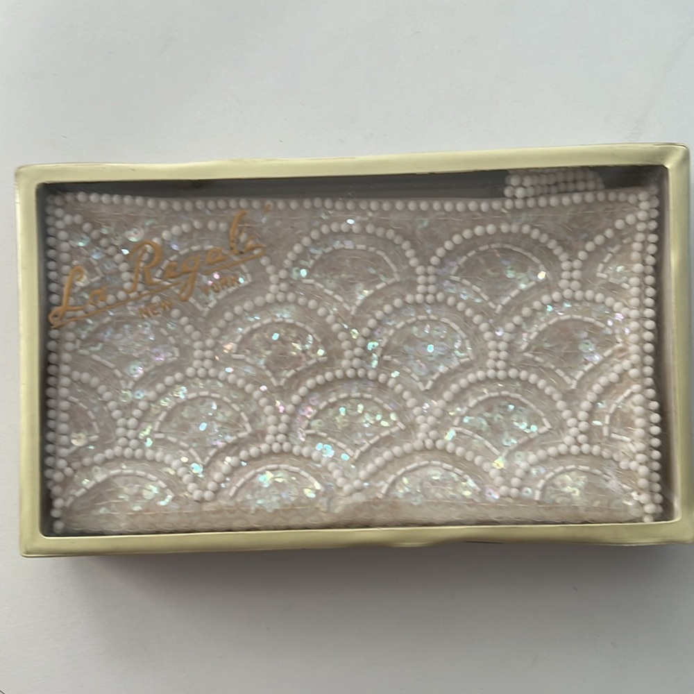 La Regale White Sequin and Beaded Bow Clutch purse bag original